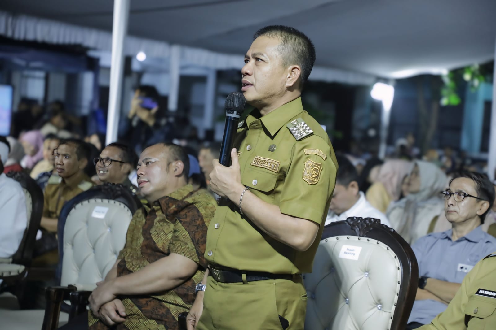 Bupati Bandung Curhat soal Bank Emok ke Menteri Ara